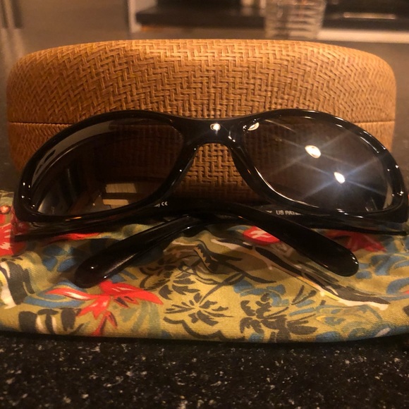 Maui Jim polarized sunglasses w/ soft & hard cases main image 5